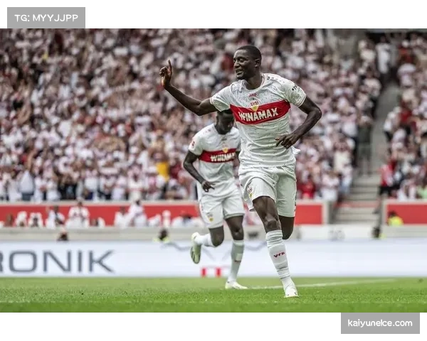 战术分析:斯图加特击败门兴,关键在吉拉西回撤接应第一点,迅速分边策动反击